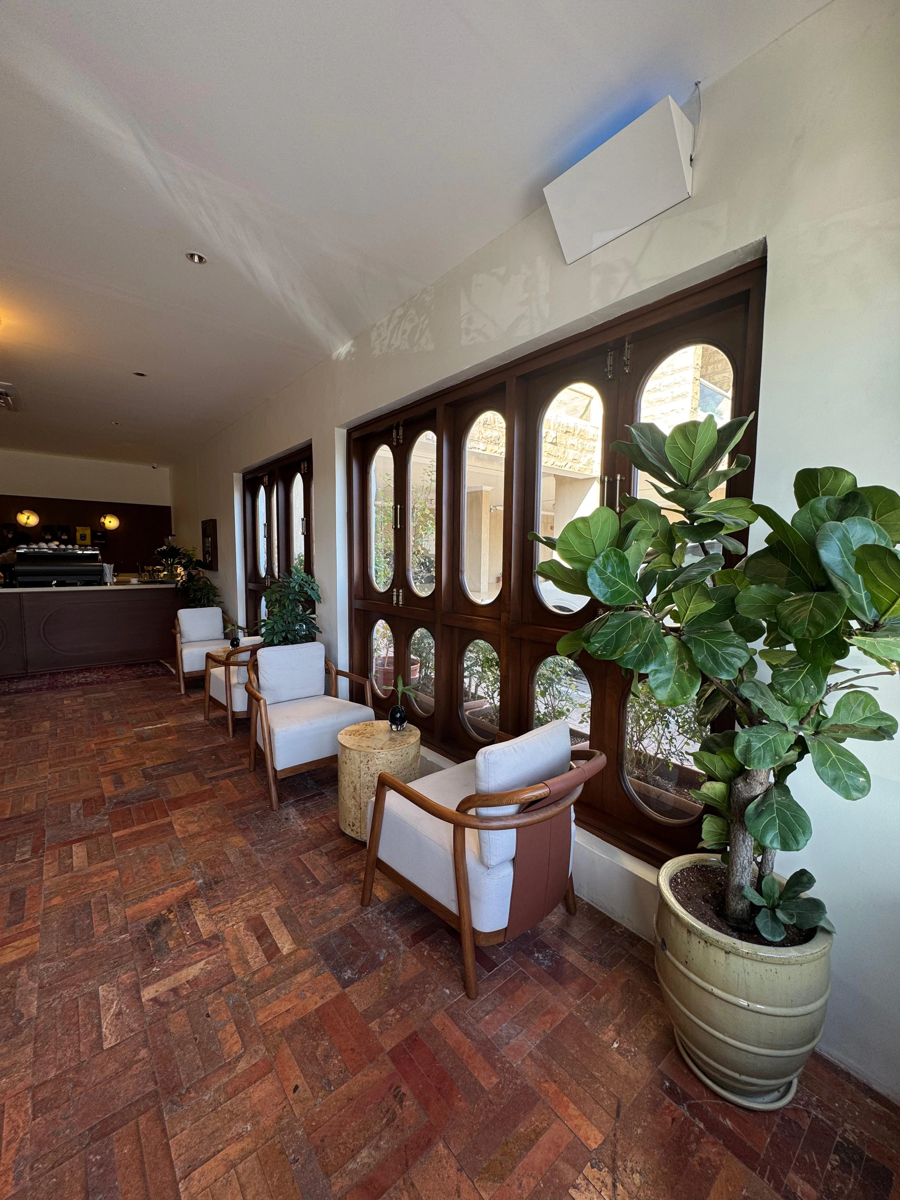 Ult Cafe - جلسات خارجية وأجواء هادئة