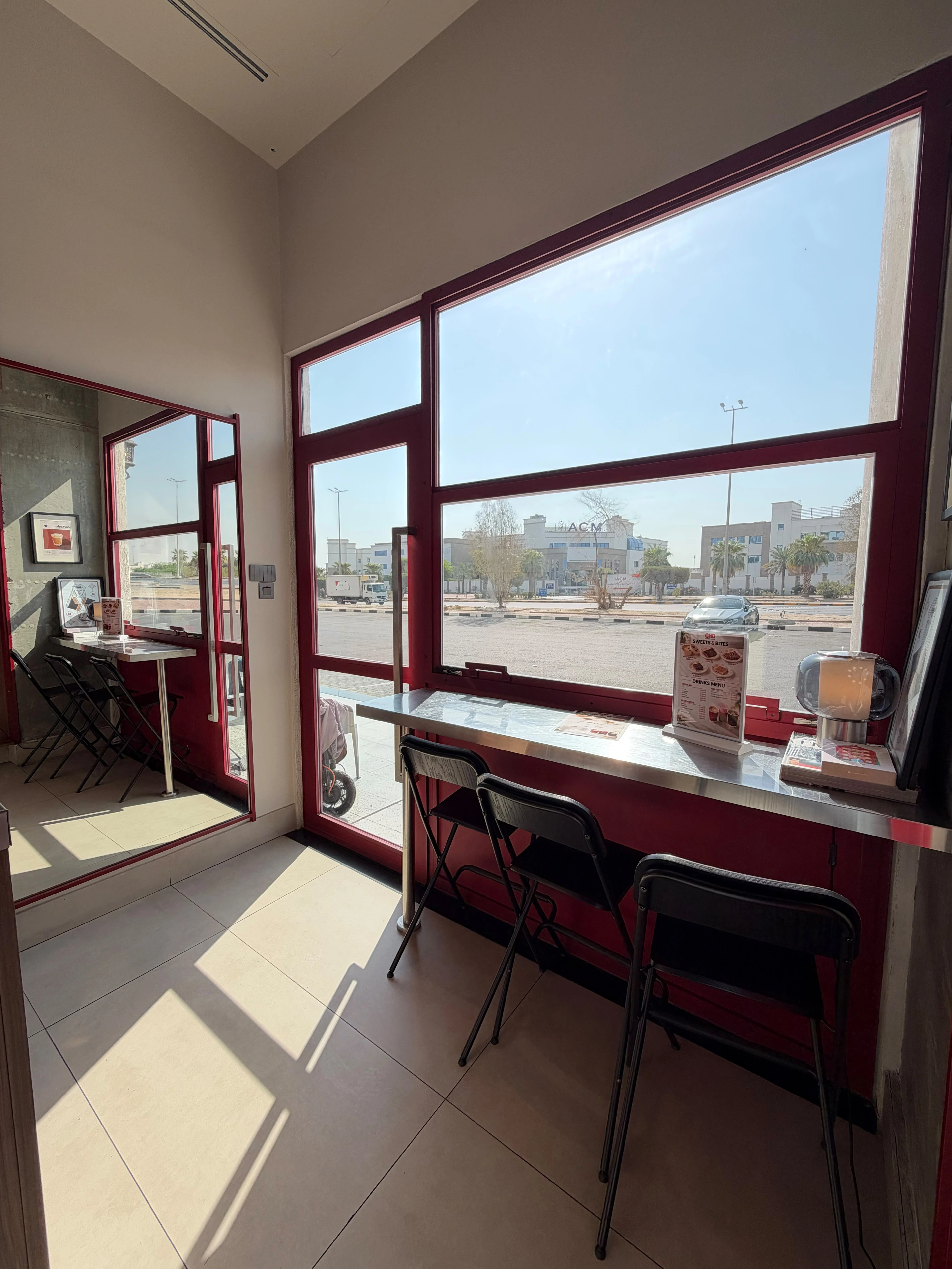 Cho Cafe العقيلة - كافيه صغيّر بديكور حلو
