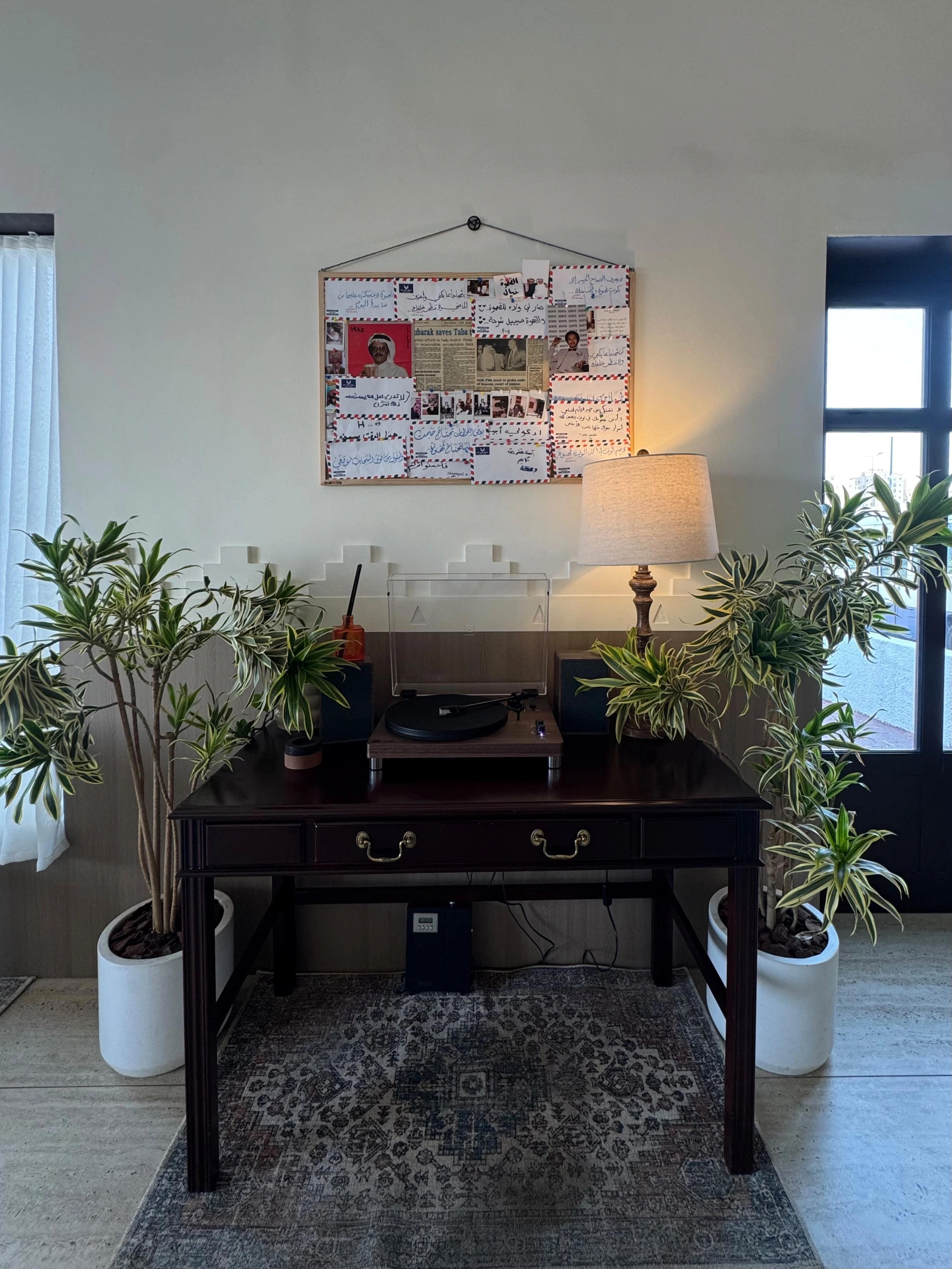 جلسات Demth Cafe الداخلية والخارجية - Indoor & Outdoor