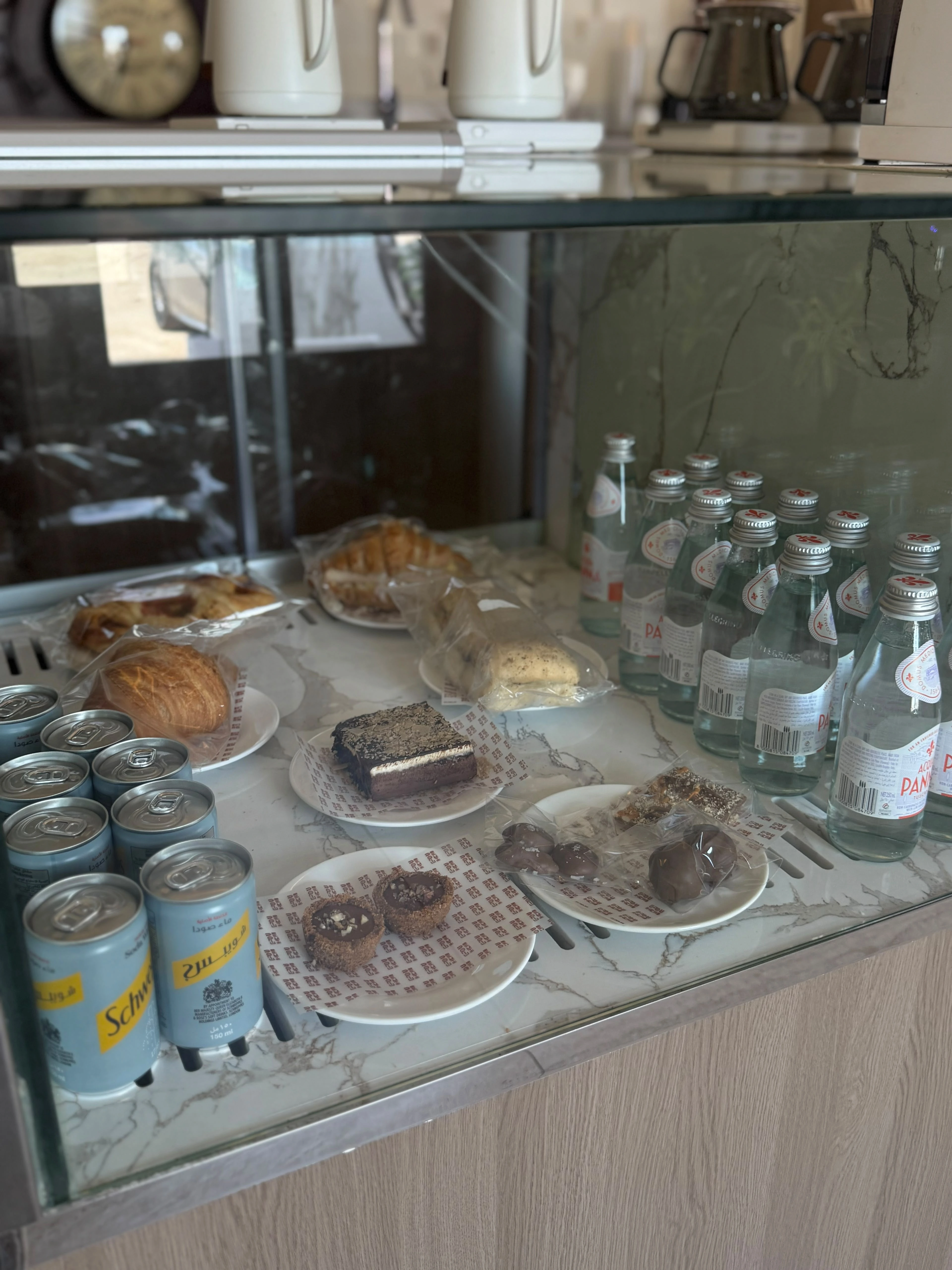 ركن الجلسة الداخلية في Demth Cafe