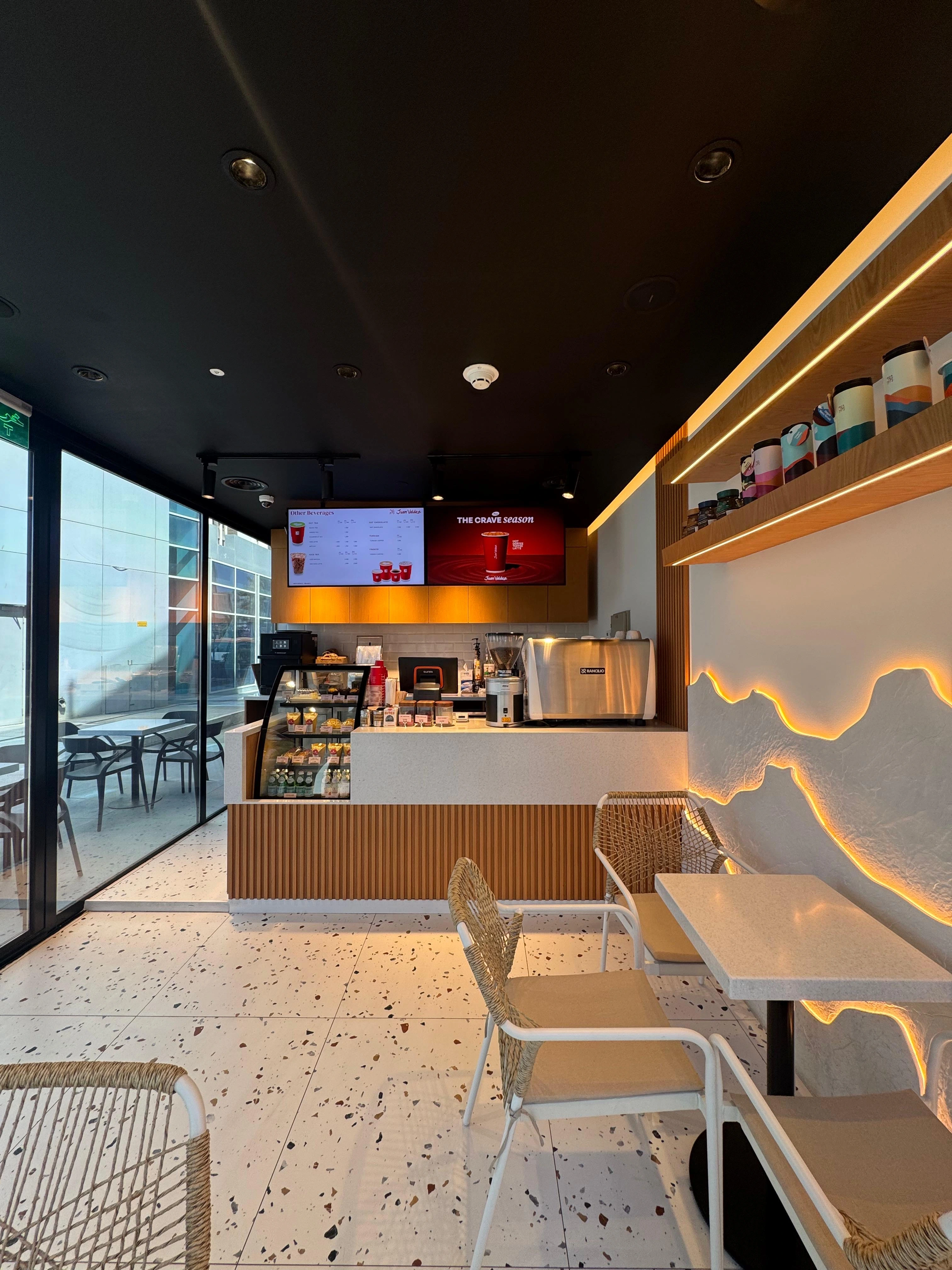 Juan Valdez Cafe الكويت - تجربة قهوة كولومبية في الديرة