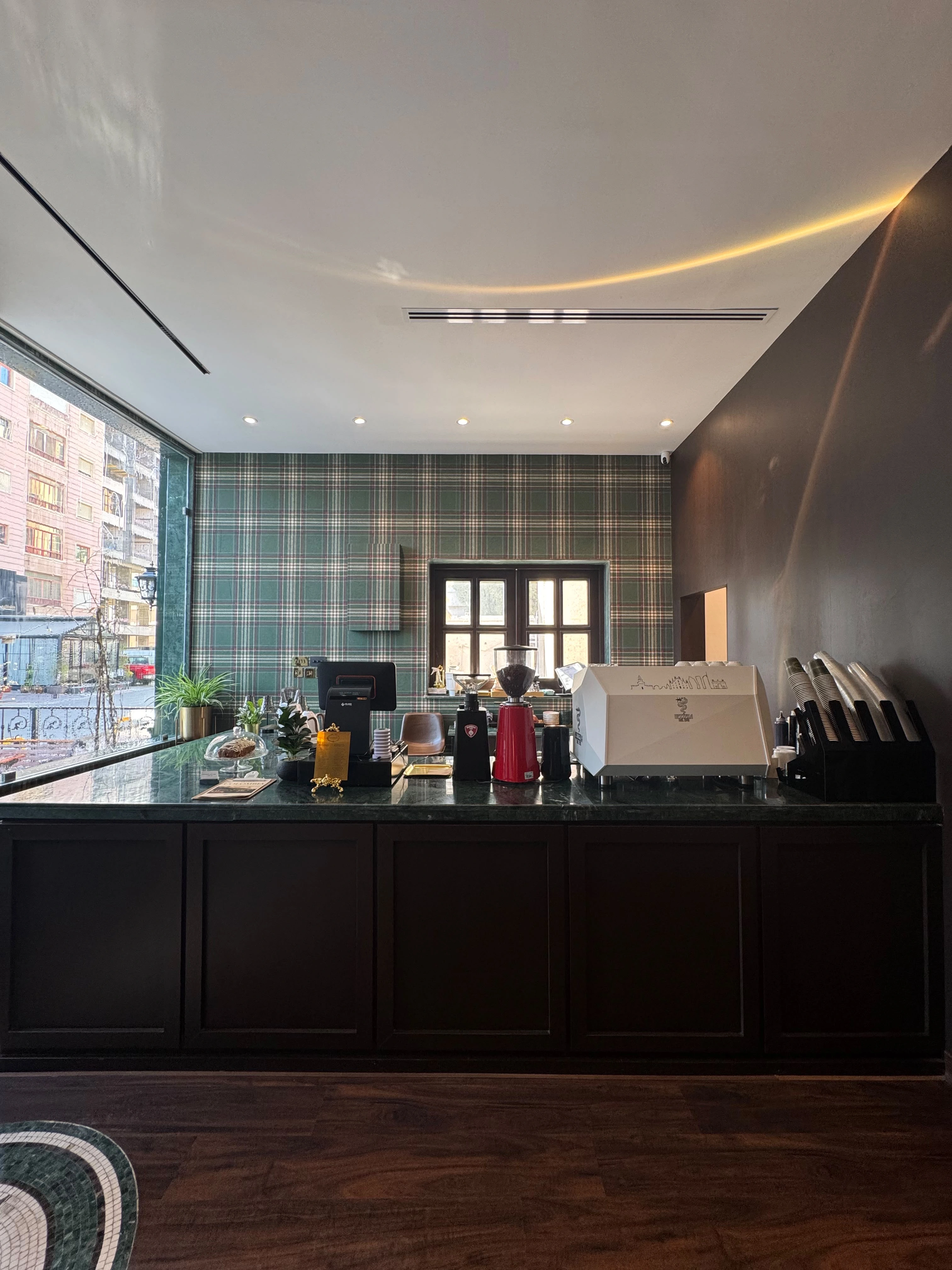 Untold Cafe الشعب البحري قطعة أخيرة